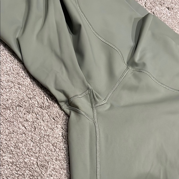 Align Lululemon leggings - Picture 4 of 4